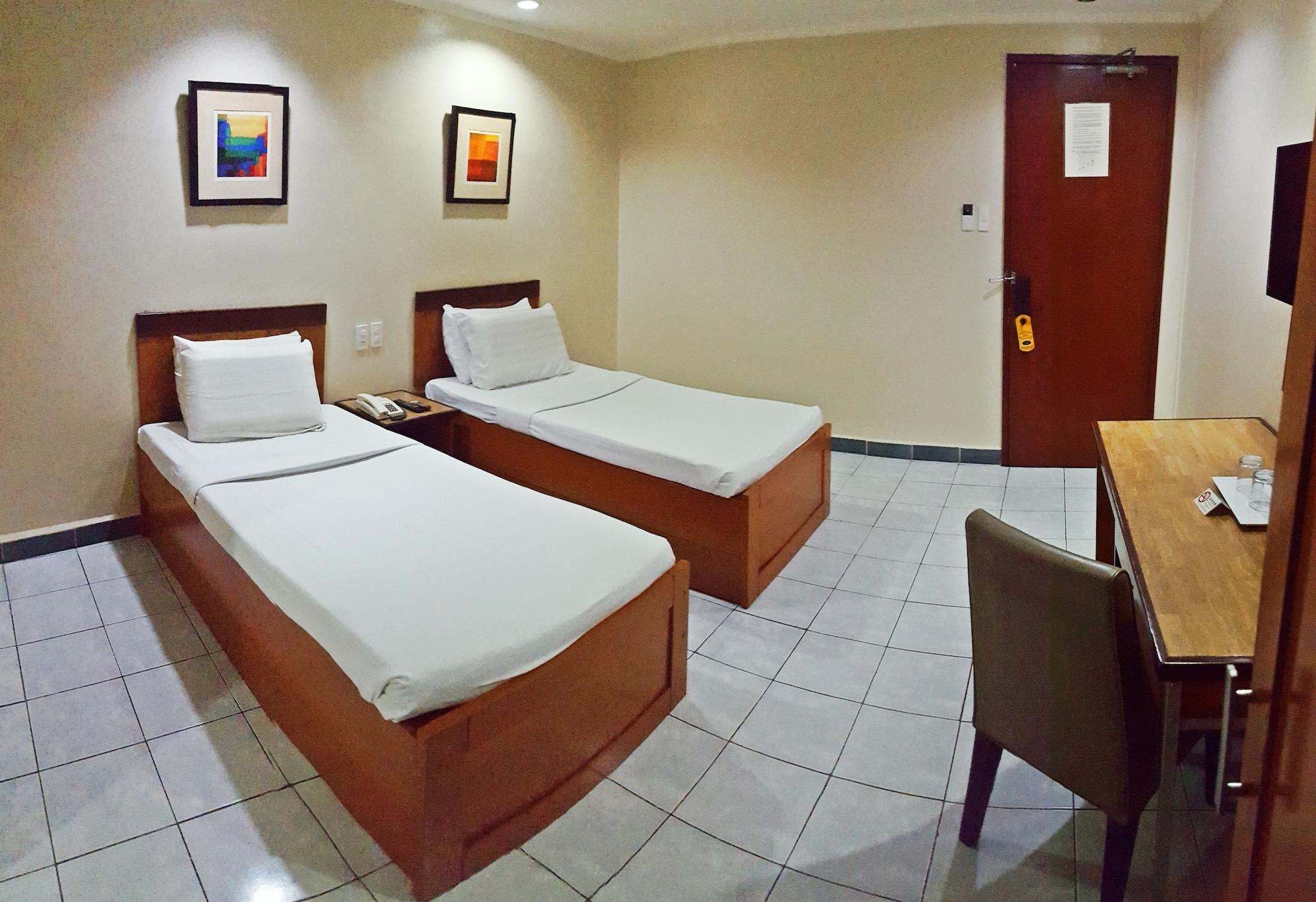 Golden Valley Hotel Себу Экстерьер фото