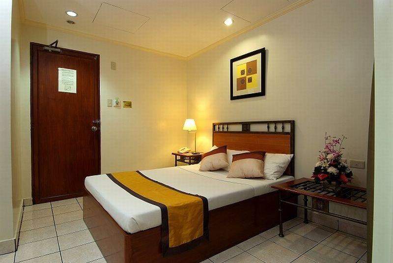 Golden Valley Hotel Себу Экстерьер фото