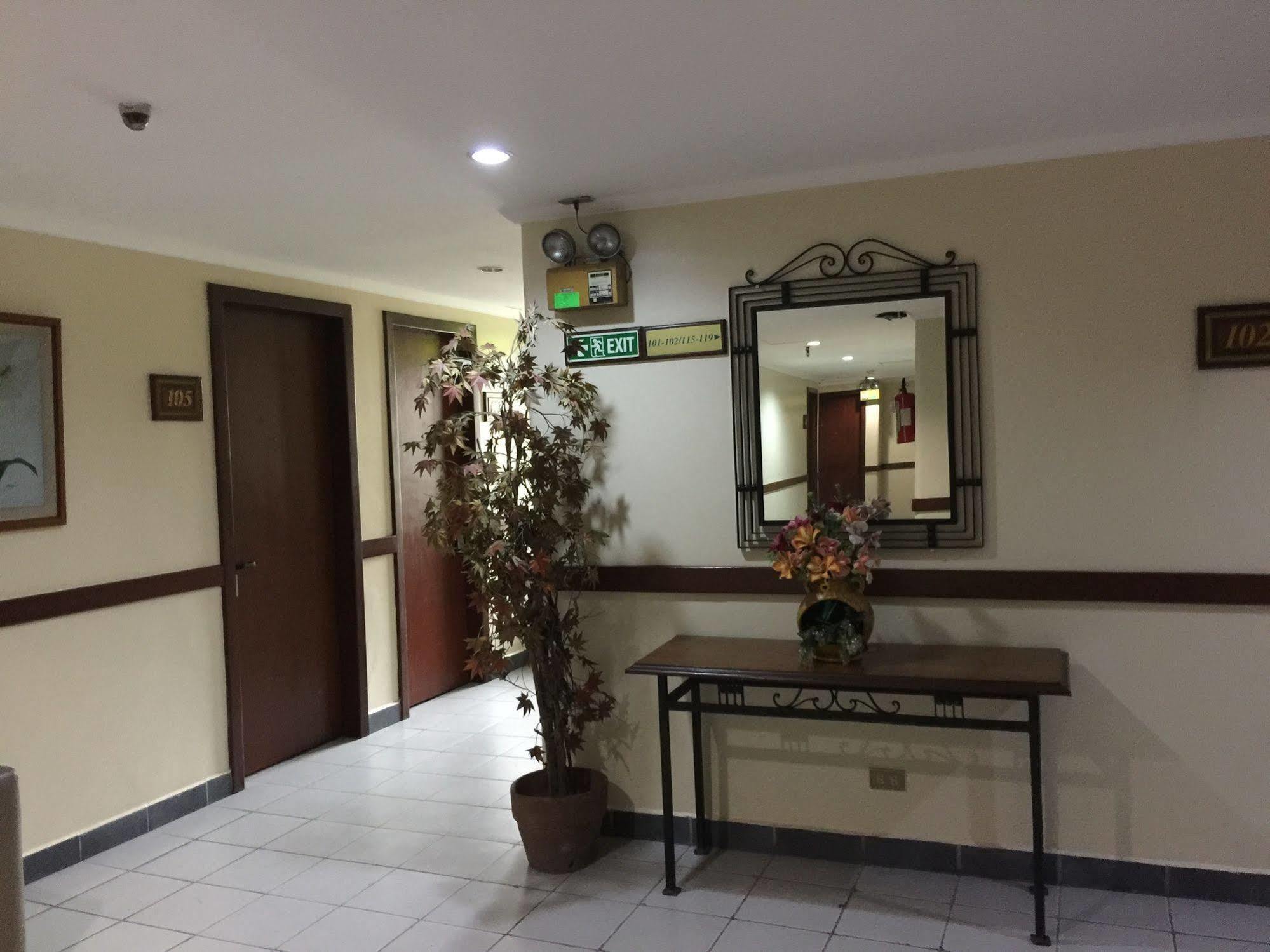 Golden Valley Hotel Себу Экстерьер фото